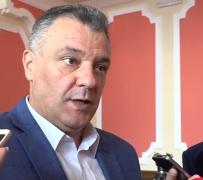 Primarul din Deva reduce numărul poliţiştilor locali cu 40 de agenţi! Iar cei care rămân, nu mai primesc normă de hrană.