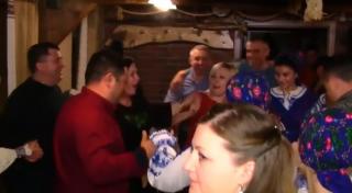 Zeci de mii de sârbi, moldoveni şi lipoveni sărbătoresc Crăciunul pe rit vechi! În fiecare colţ al României, sărbătoarea pe rit vechi arată diferit.