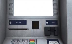 Trei români, acuzați că au furat sute de mii de euro cu ajutorul unor cartele de metrou