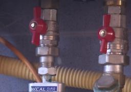 Un proiect de lege ar putea obliga distribuitorii de gaze să ducă în poarta consumatorului conducta, pe cheltuială proprie