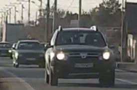 Explicaţie halucinantă a primarului unei comune gorjene, după ce soţia sa a fost surprinsă la volanul maşinii primăriei