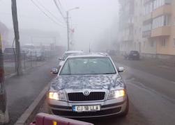 Un bărbat din Dej a avut un şoc când a ieşit din casă şi şi-a văzut maşina vandalizată