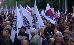 Ministerul Muncii din Grecia, luat cu asalt de protestatarii care au mers până a biroul ministrului