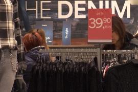 Capitala devine şi o destinaţie de shopping pentru turiştii străini