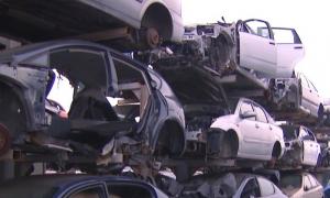 Mii de maşini cumpărate din străinătate şi considerate chilipiruri ajung în România direct la service sau la dezmembrări
