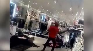 Magazine H&M vandalizate în Africa de Sud, în urma unui scandal rasist