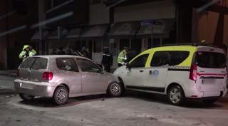 Accident teribil în Mehedinţi. Două tinere prinse în fiare, după ce maşina lor s-a izbit de un stâlp. A fost rănit şi un martor!