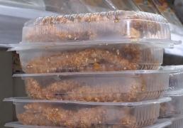 Boală la caserolă! Recipientele din plastic în care păstrăm mâncarea ne otrăvesc alimentele