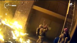 Copil salvat dramatic de un pompier, dintr-un incendiu în SUA