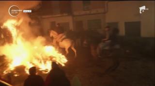 Tradiţie de foc în Spania: purificare cu caii prin flăcări