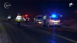 Microbuz răsturnat în Gorj. Trei pasageri la spital, după ce maşina a ajuns într-un şanţ din cauza zăpezii