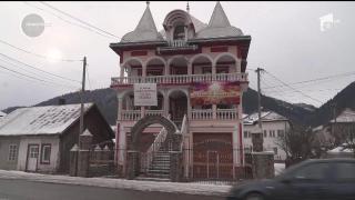 Un bărbat din Câmpulung Moldovenesc îşi vinde casa pe... biblii