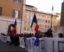 Românii din Diaspora au scandat împotriva coaliţiei de guvernare