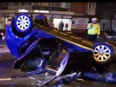 Un şofer băut s-a răsturnat cu maşina în centrul oraşului Galaţi