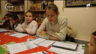 Copiii românilor din oraşul francez Strasbourg învaţă despre ţara lor la şcoala din Biserică!