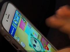 Autismul virtual e marele pericol la care ne supunem copiii când îi lăsăm prea mult la televizor sau pe dispozitive mobile