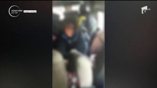 O elevă de 12 ani din judeţul Buzău a fost bătută crunt de un coleg, în microbuzul şcolar!