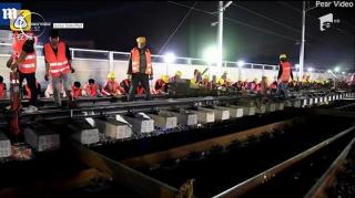 Ce poţi face cu 1500 de muncitori chinezi? O cale ferată în 9 ore