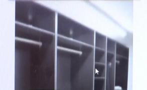 Un condamnat pentru tâlhărie a păcălit mai mulţi bucureşteni de la care a luat zeci de mii de lei