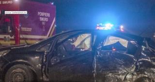 O familie a fost distrusă de viteză, în Harghita. Mama şi fetiţele ei de 9 luni şi 3 ani au murit aruncate din maşină