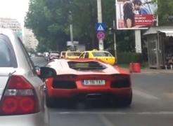 Românii cumpără mașini scumpe, chiar dacă în România drumurile sunt proaste