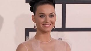 Înaintea Premiilor Grammy, toată lumea bârfeşte despre modă