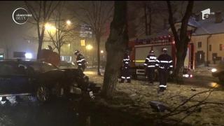 Accidente în lanţ pe şoselele din Bistriţa. Trei victime, după ce un şofer a evitat un pieton de pe trecere