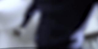 Elev snopit în bătaie de tatăl unui coleg în Timiş. Agresiunea a avut loc chiar în timpul unei ore (Video)