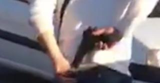 Taximetristul care a scos pistolul la clienţi a ajuns în faţa poliţiştilor. Coşmarul trăit de cuplul ameninţat