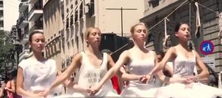 Proteste în paşi de dans, pe străzile din Buenos Aires!