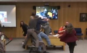 Fostul medic de gimnastică din SUA, Larry Nassar, a fost la un pas să fie bătut în sala de judecată