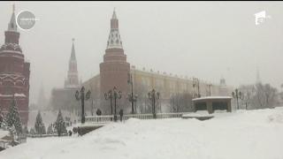 Ninsori record la Moscova. Un mort şi 20 de răniţi în urma unei furtuni de zăpadă