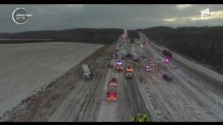 Accident cu 100 de maşini din SUA. Un mort şi 11 răniţi, după o ciocnire în lanţ (Video)
