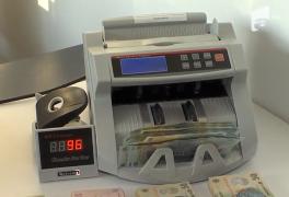 BNR urmează să majoreze dobânda-cheie, ratele românilor vor creşte (Video)