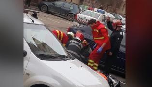 Un băiat de 18 ani a murit după ce a căzut de la etajul 11, în Cluj. Poliţiştii iau în calcul varianta sinuciderii