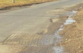 Doi km de drum european ai nimănui sunt praf şi pulbere, chiar la intrarea în România