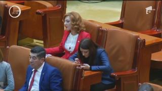 Cum se îmbracă parlamentarii României. Verdictul stiliștilor