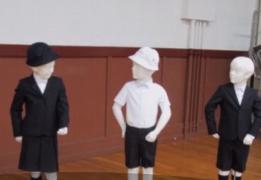 Uniforme Armani la o şcoală primară de stat din Tokyo