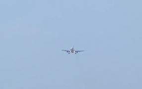 Panică la decolarea unui Boenig 737, de la Otopeni. Comandantul a decis să revină la sol şi o oră s-a învârtit deasupra aeroportului