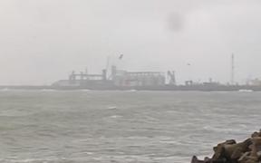 Vânt puternic şi valuri mari pe litoral