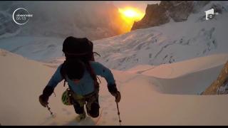 Românii au cucerit Muntele de Gheață, după o săptămână de căţărare şi doar 15 ore de somn