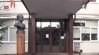 Scandal la o şcoală din Baia Mare. Părinţii acuză că li se cer bani cu nemiluita