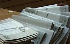 Au ajuns în faţa instanţei într-un dosar de evaziune fiscală şi au fost condamnaţi să meargă la şcoală!