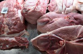 Parlamentarilor le place foarte mult porcul. Consumă aproape 2 tone de carne în doar 4 luni (Video)