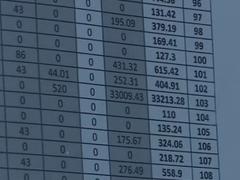 Şi cu banii luaţi, şi înşelaţi, mii de români s-au trezit fără apă caldă şi căldură. Administratorii de bloc au fugit cu banii