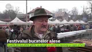 Festin culinar în satul Porumbeni din Harghita. Oamenii au venit să guste din bucatele tradiţionale