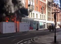Pericol de explozie în centrul Londrei, după un incendiu izbucnit la o clădire în construcţie (Video)