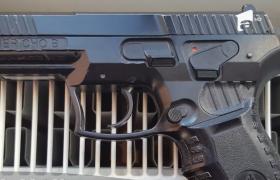 Caz fără precedent în România! Un elev din Arad a venit la liceu înarmat cu un pistol