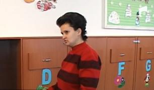 Educatoarea din Motru care simte vibraţii ce-i dau o stare de nelinişte este aptă pentru a avea grijă de copii!