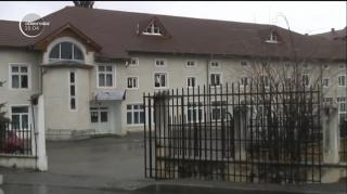 O adolescentă de 16 ani din Vâlcea a fost pusă sub control judiciar pentru proxenetism în formă continuată